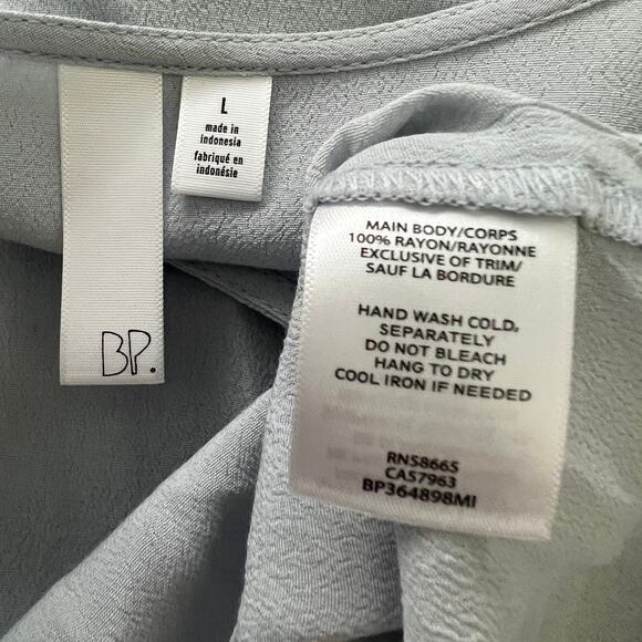 BP Brass Plum LARGE NWT Gray Top Blouse Long Split Sleeve V Neck - Picture 6 of 9